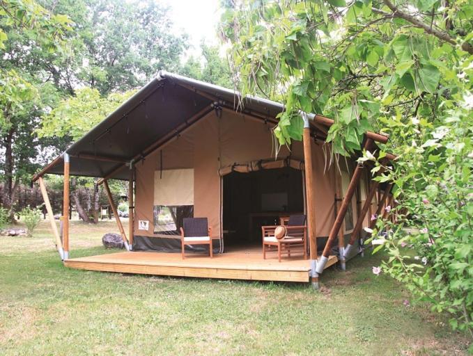 Camping Fontaine Du Roc Pensionat Devillac Eksteriør billede