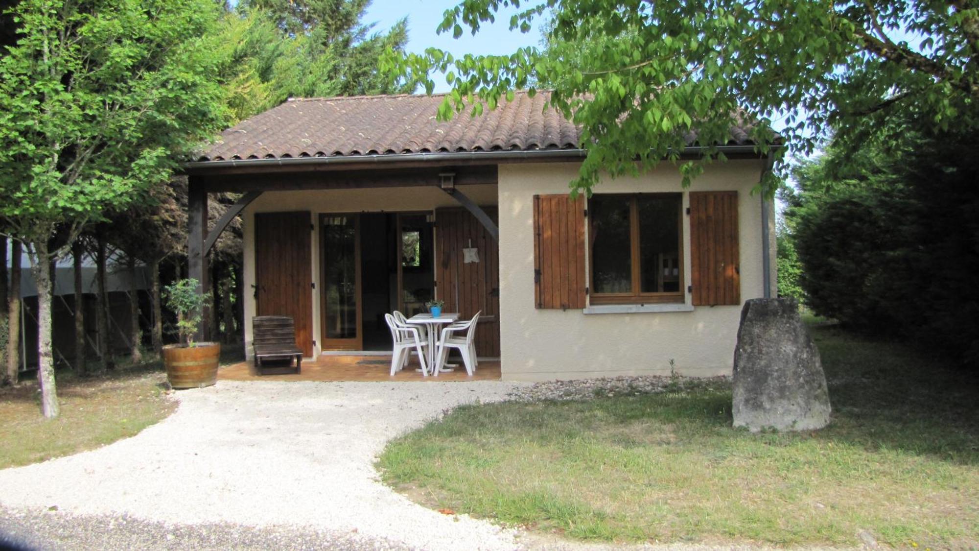 Camping Fontaine Du Roc Pensionat Devillac Eksteriør billede